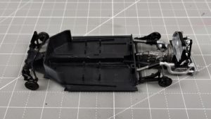 Spód karoserii z silnikiem VW Beetle 1300 od Tamiya