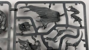 Wypraska z Tyranid Prime - Warhammer 40k Starter Set 10 edycja